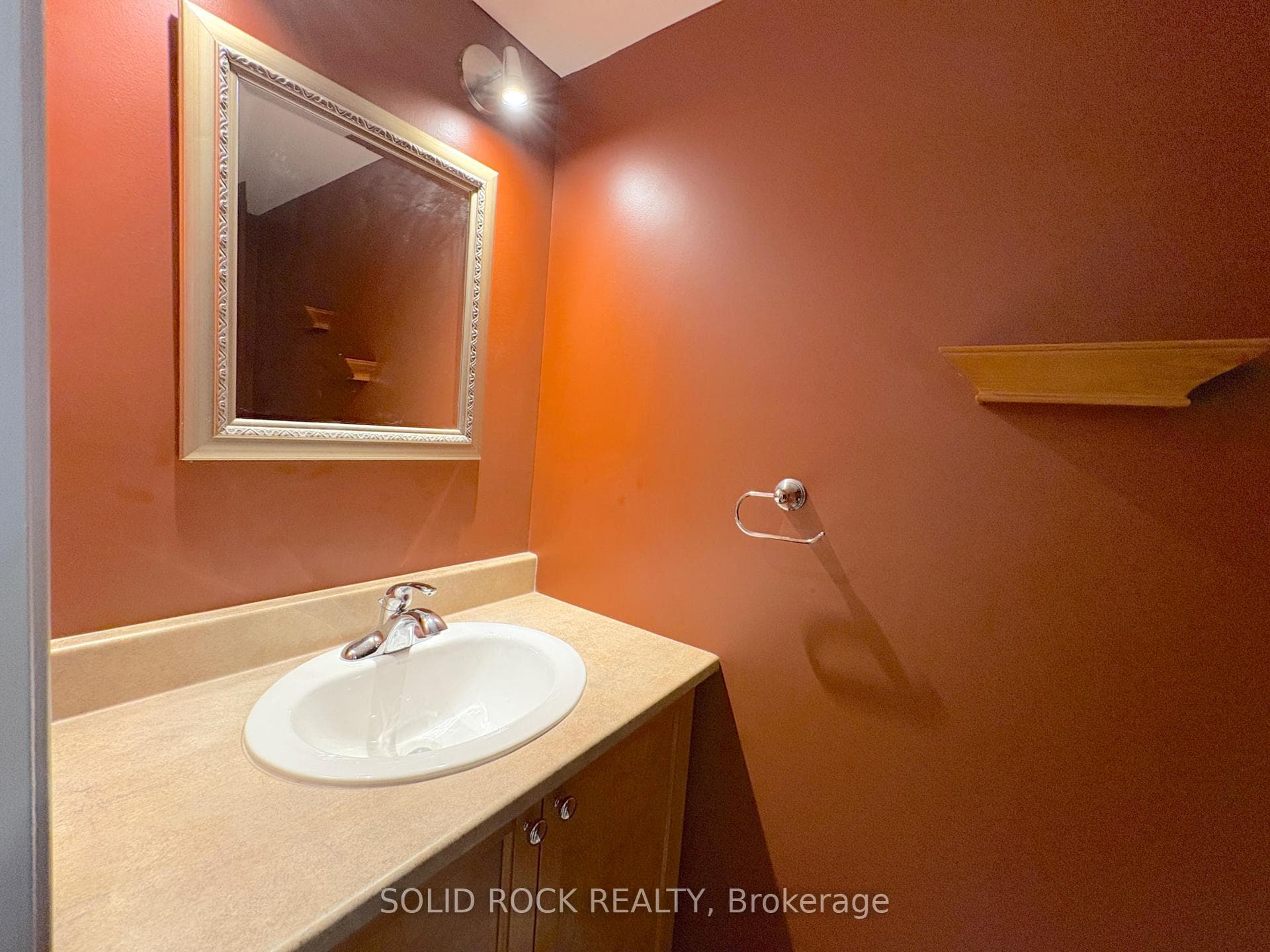 202 Portrush Avenue photo 7