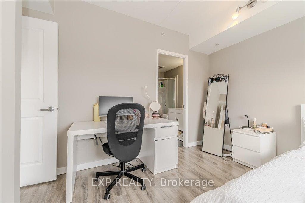 1291 Gordon Street Unit 426 photo 23