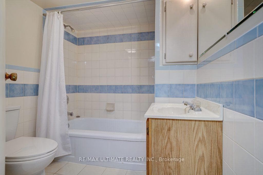 111 Rexleigh Drive photo 33