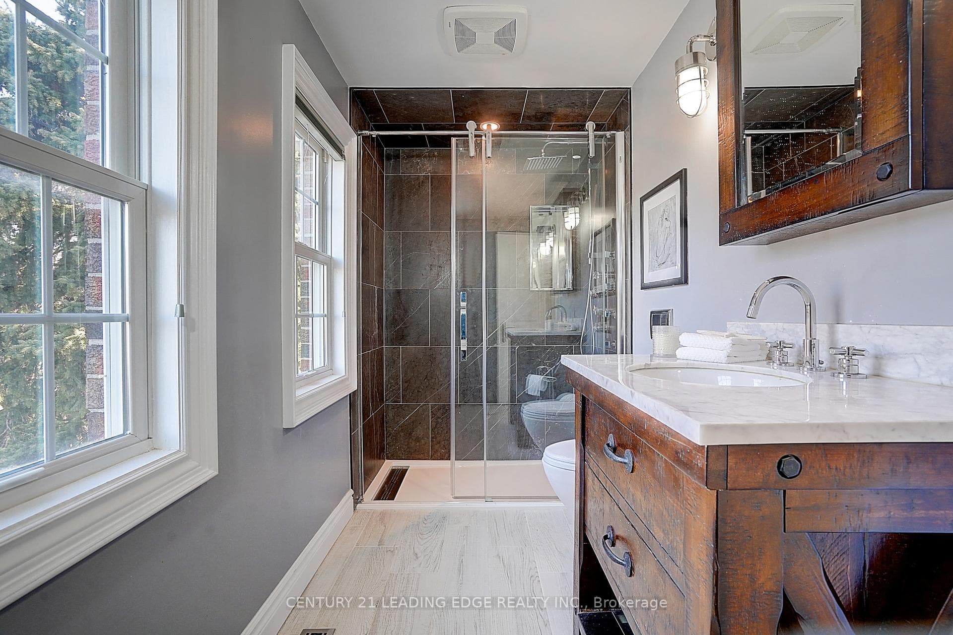 19 MEYER Circle photo 33