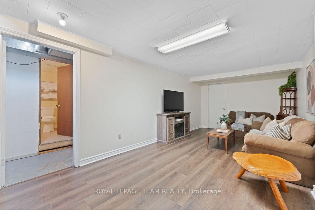 330 Shipman Drive photo 31