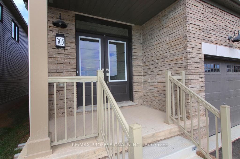 305 Eastbridge Avenue photo 2
