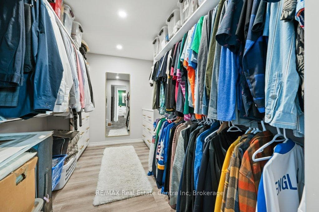 255 GOWRIE Street photo 17