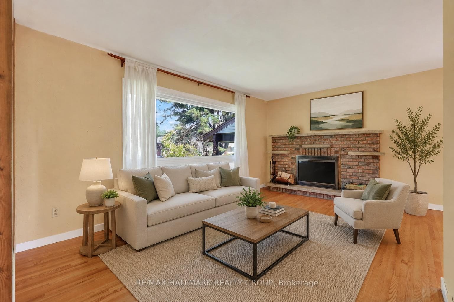 738 Stiles Crescent photo 6