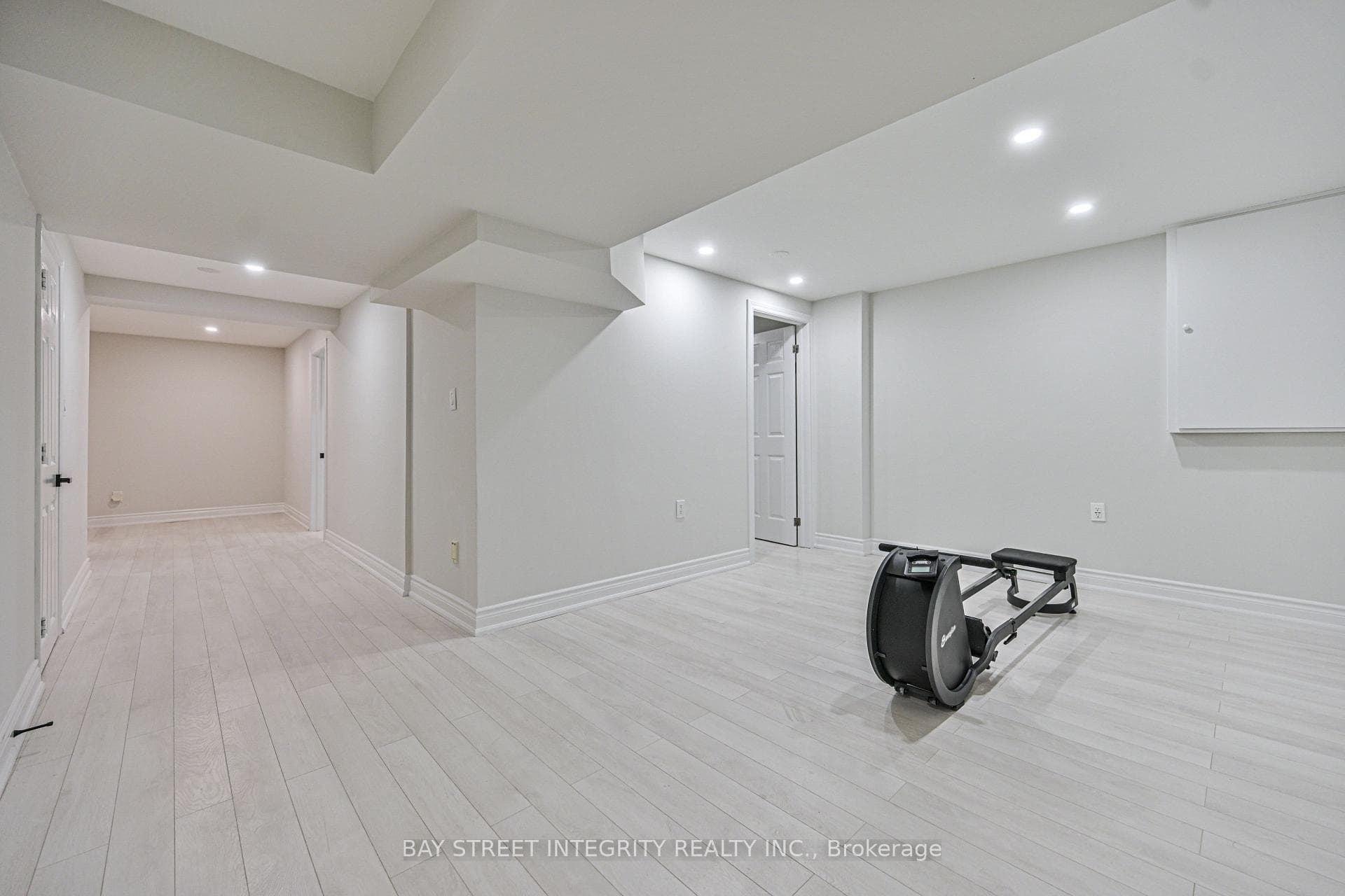 111 Michener Crescent photo 29