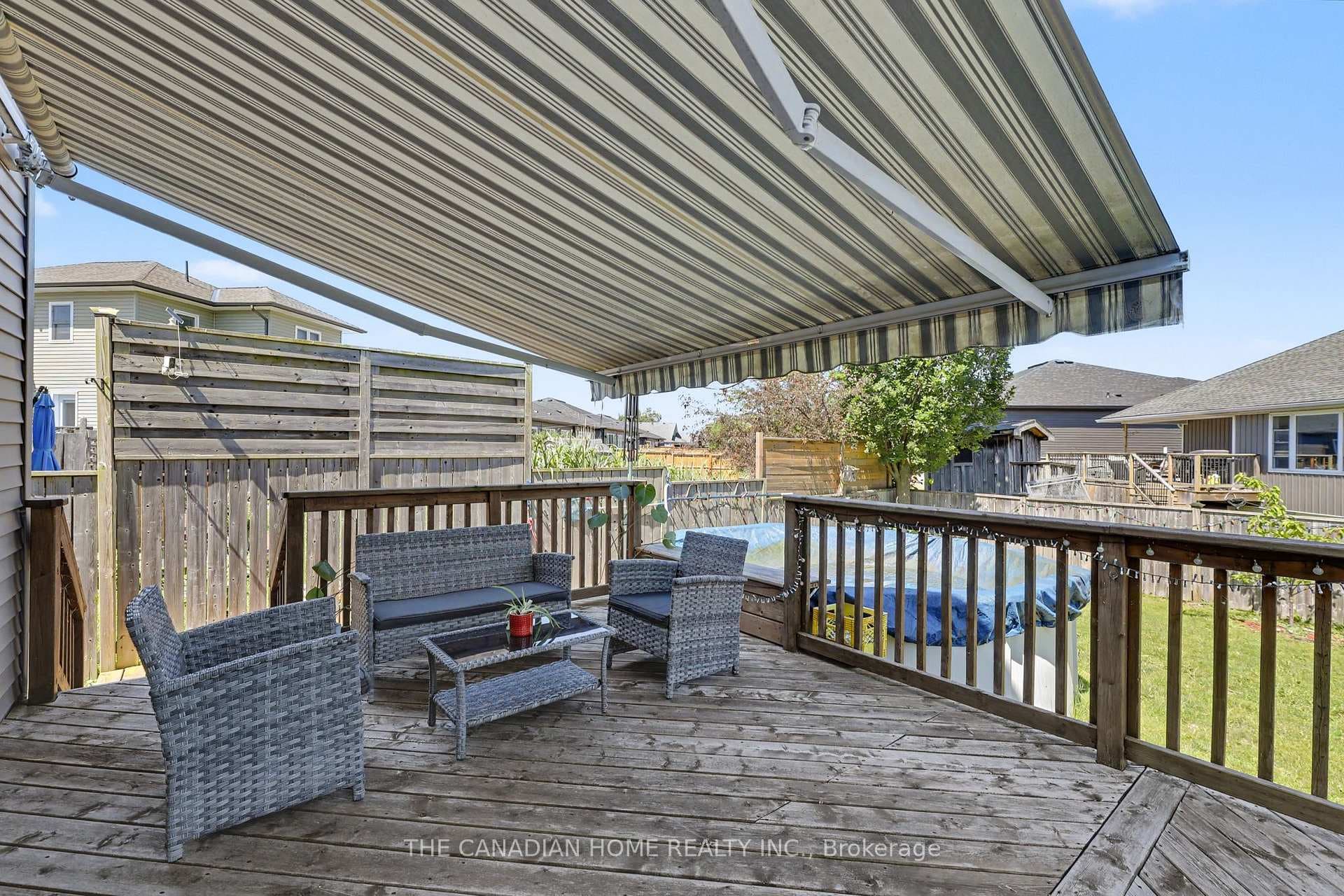 219 PICTON Street photo 32