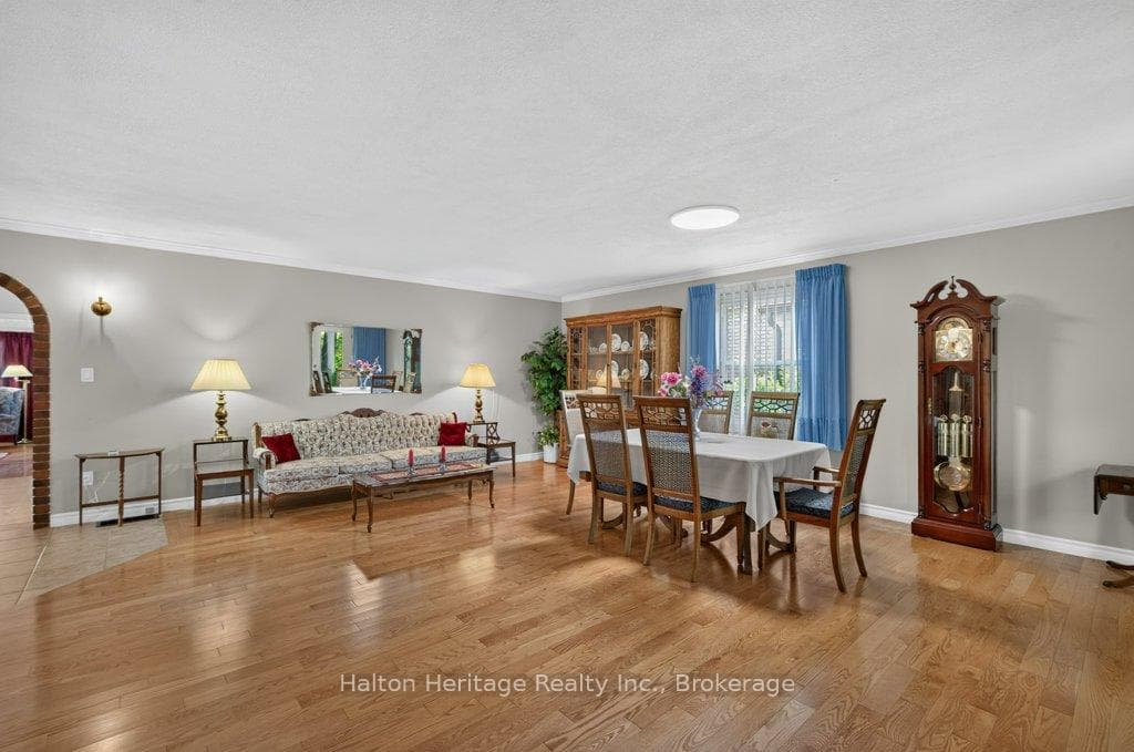 476 East 37th Street photo 15