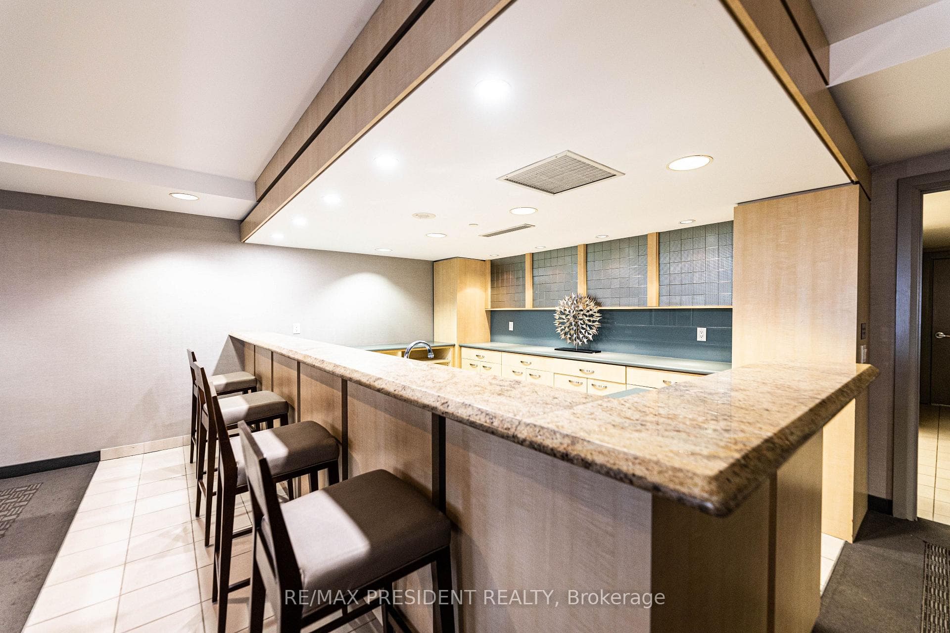 4978 Yonge Street Unit 1911 photo 23