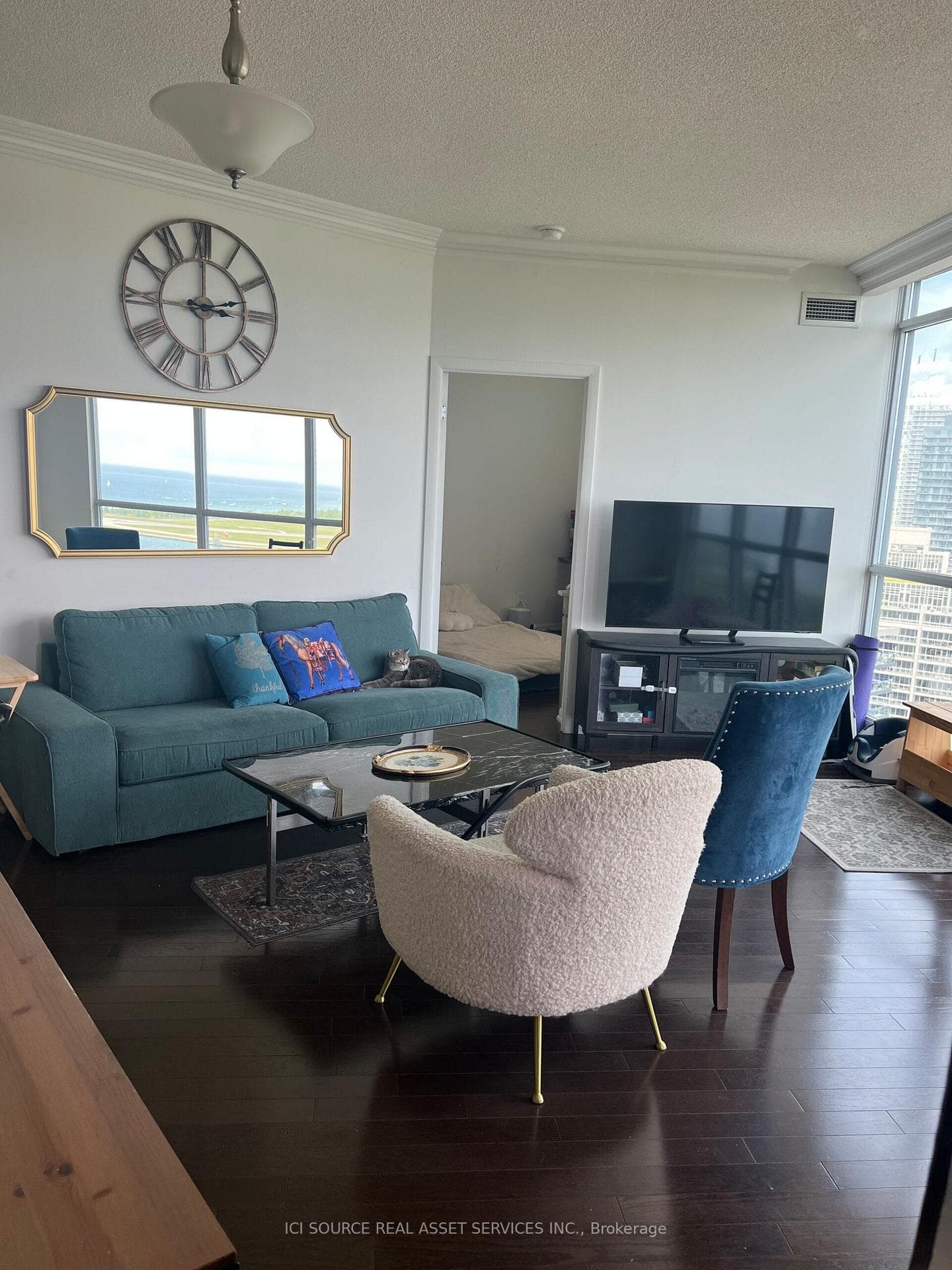 219 Fort York Boulevard Unit 2108 photo 8