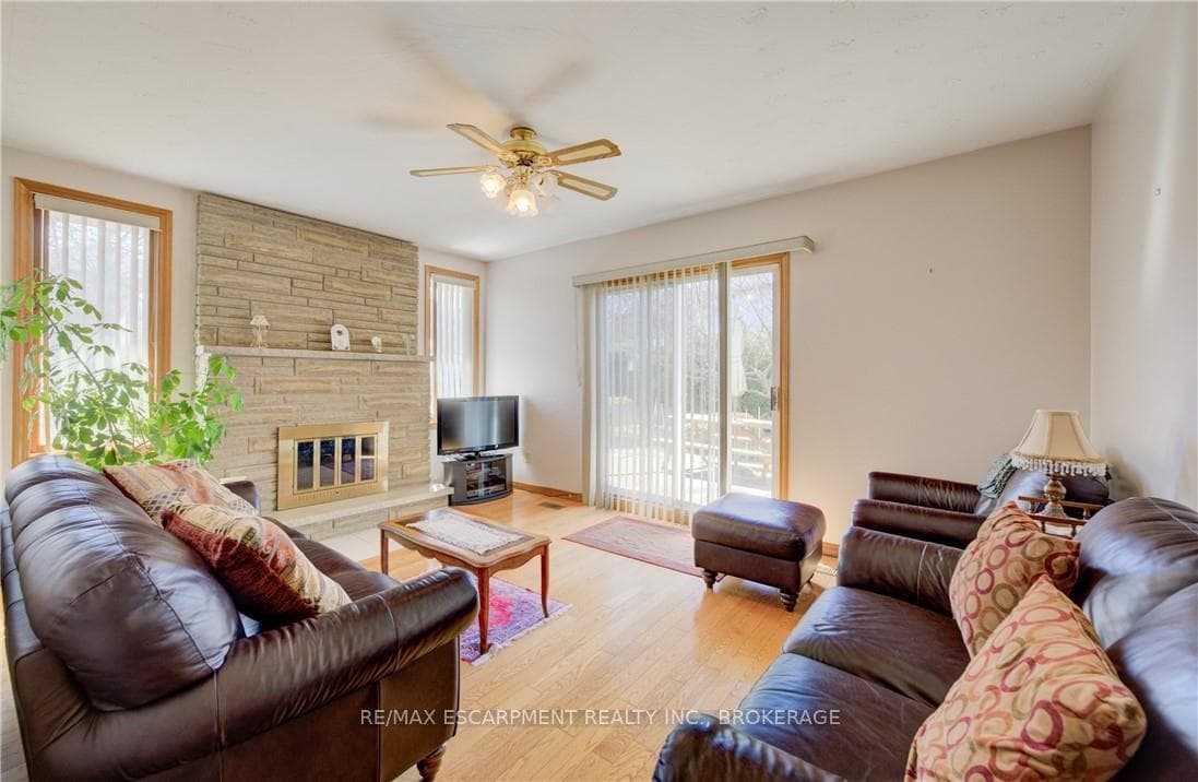 9 STONECLIFF Court photo 13