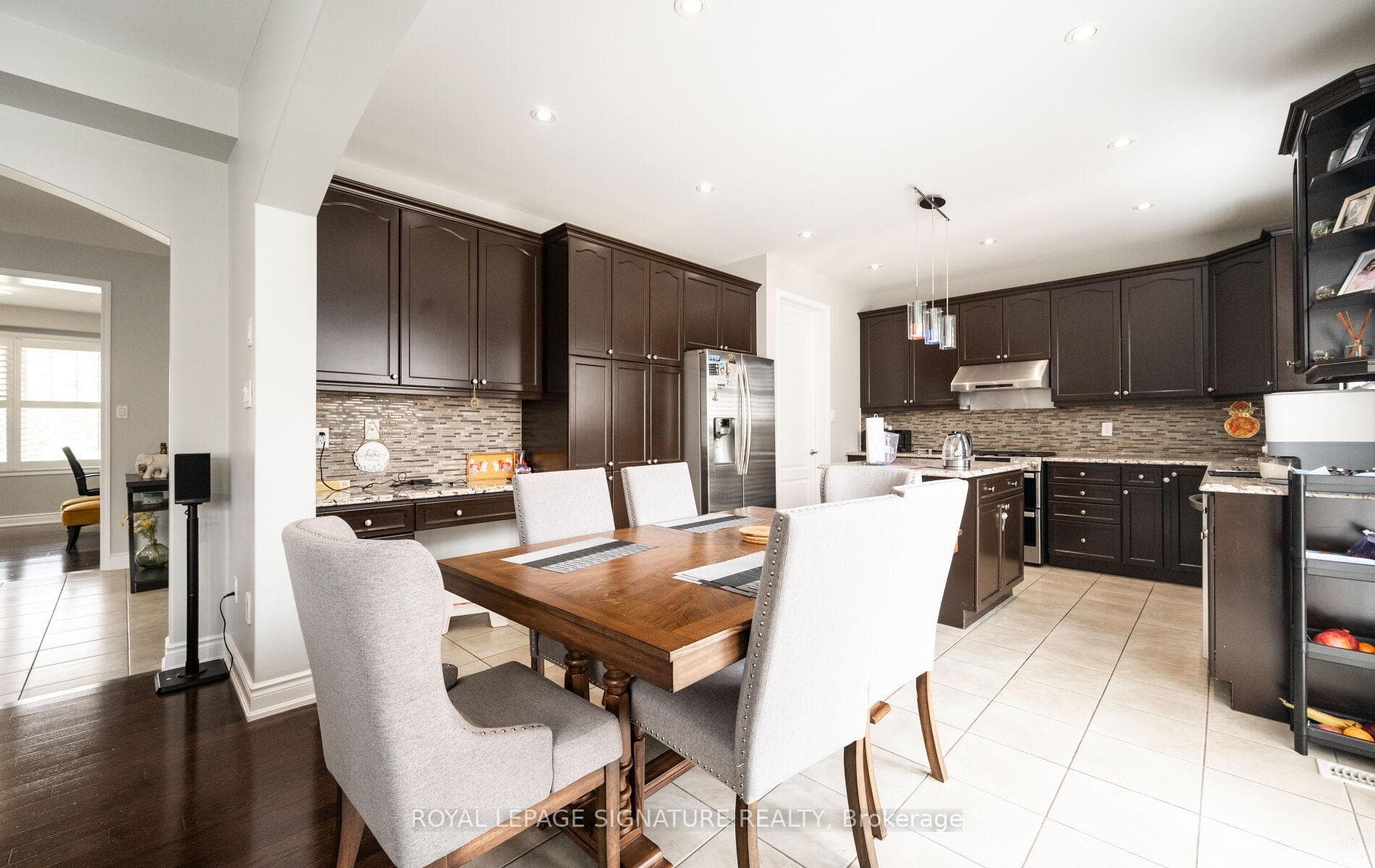 1071 Syndenham Lane photo 12