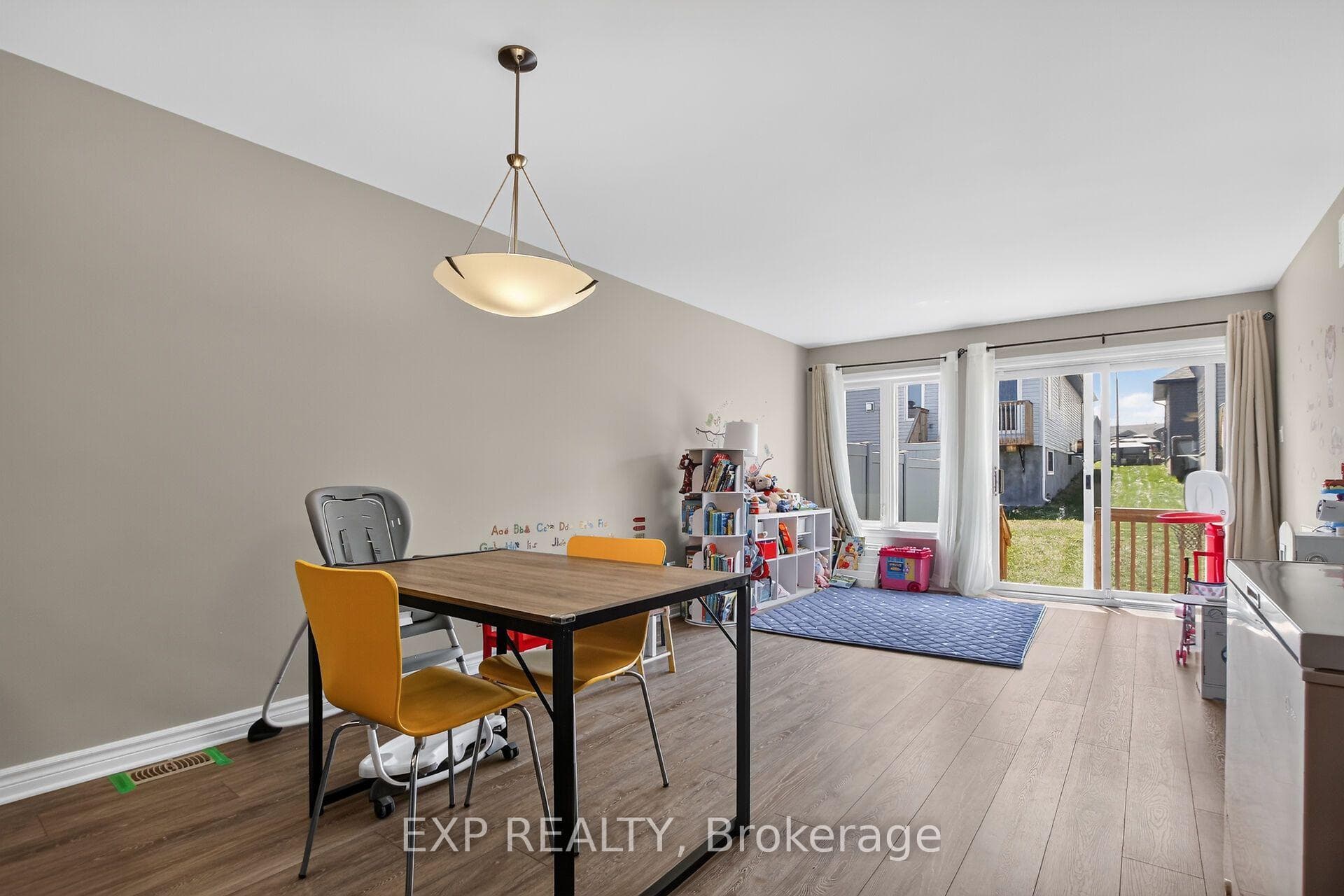 98 Seabert Drive photo 13
