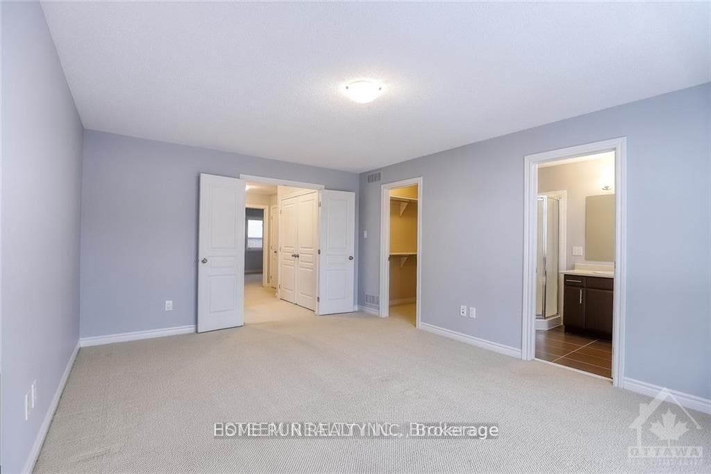 210 COOKS MILL Crescent photo 14