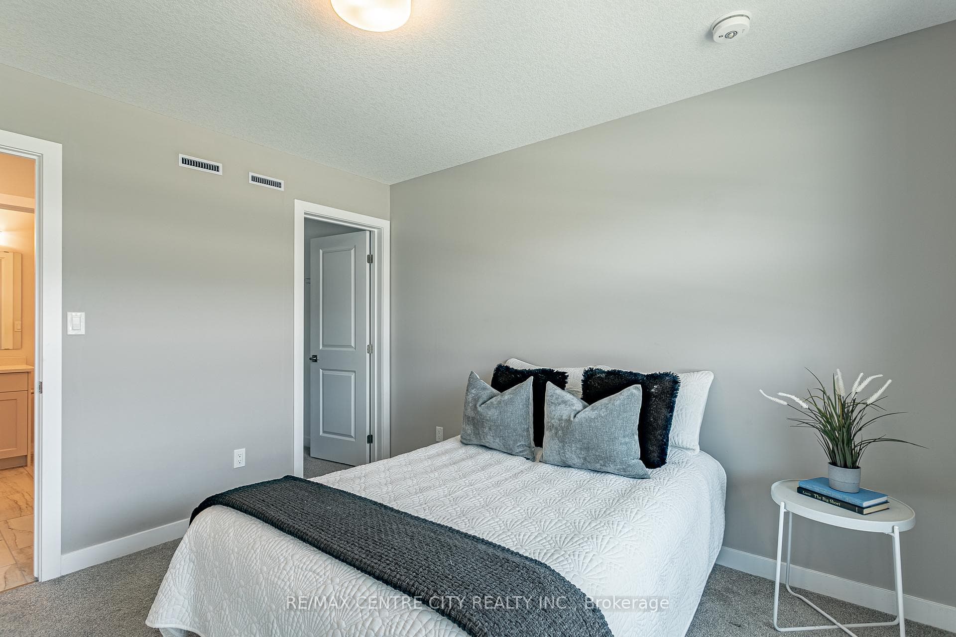 27 Silverleaf Path photo 17