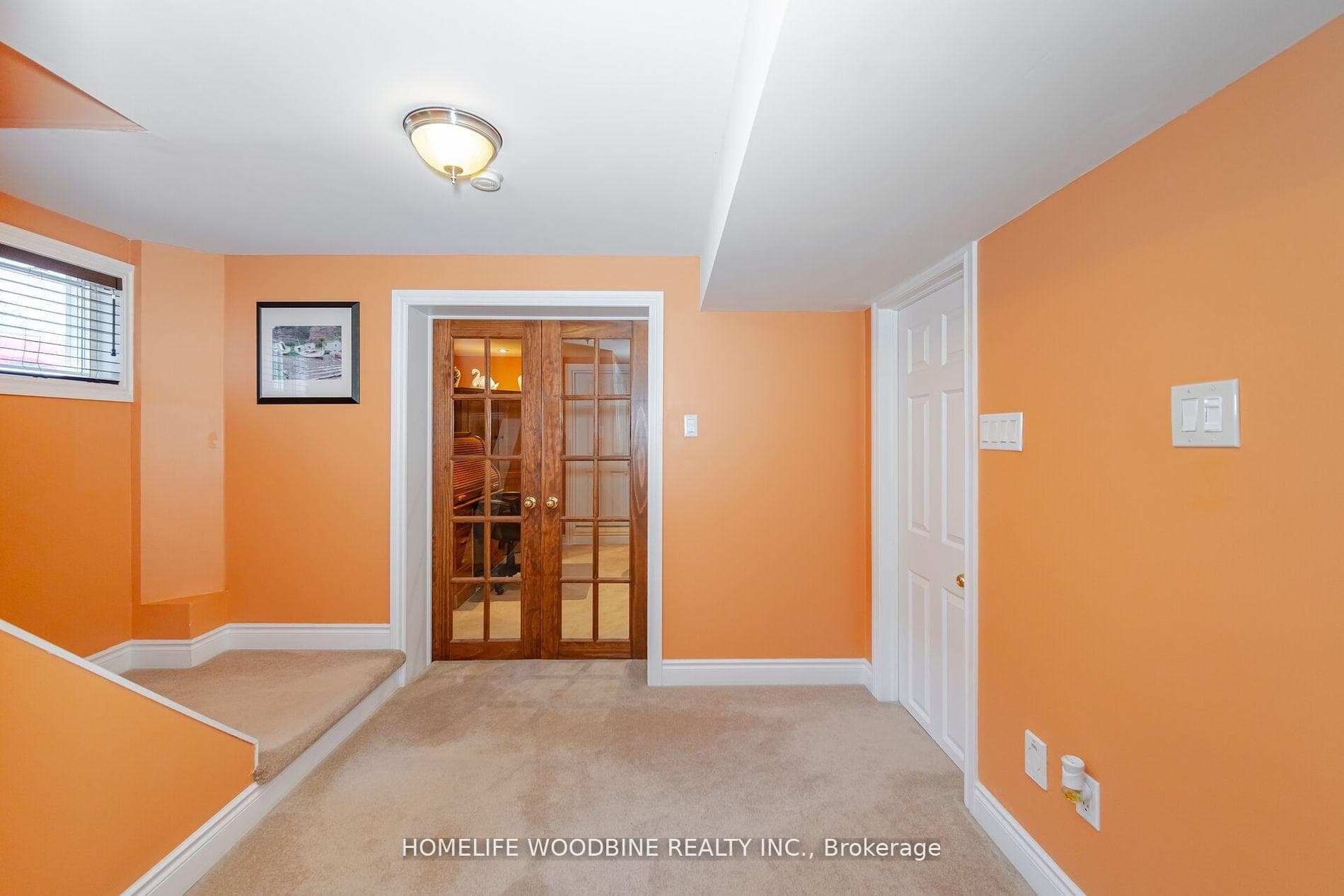 1342 Lewisham Drive photo 24