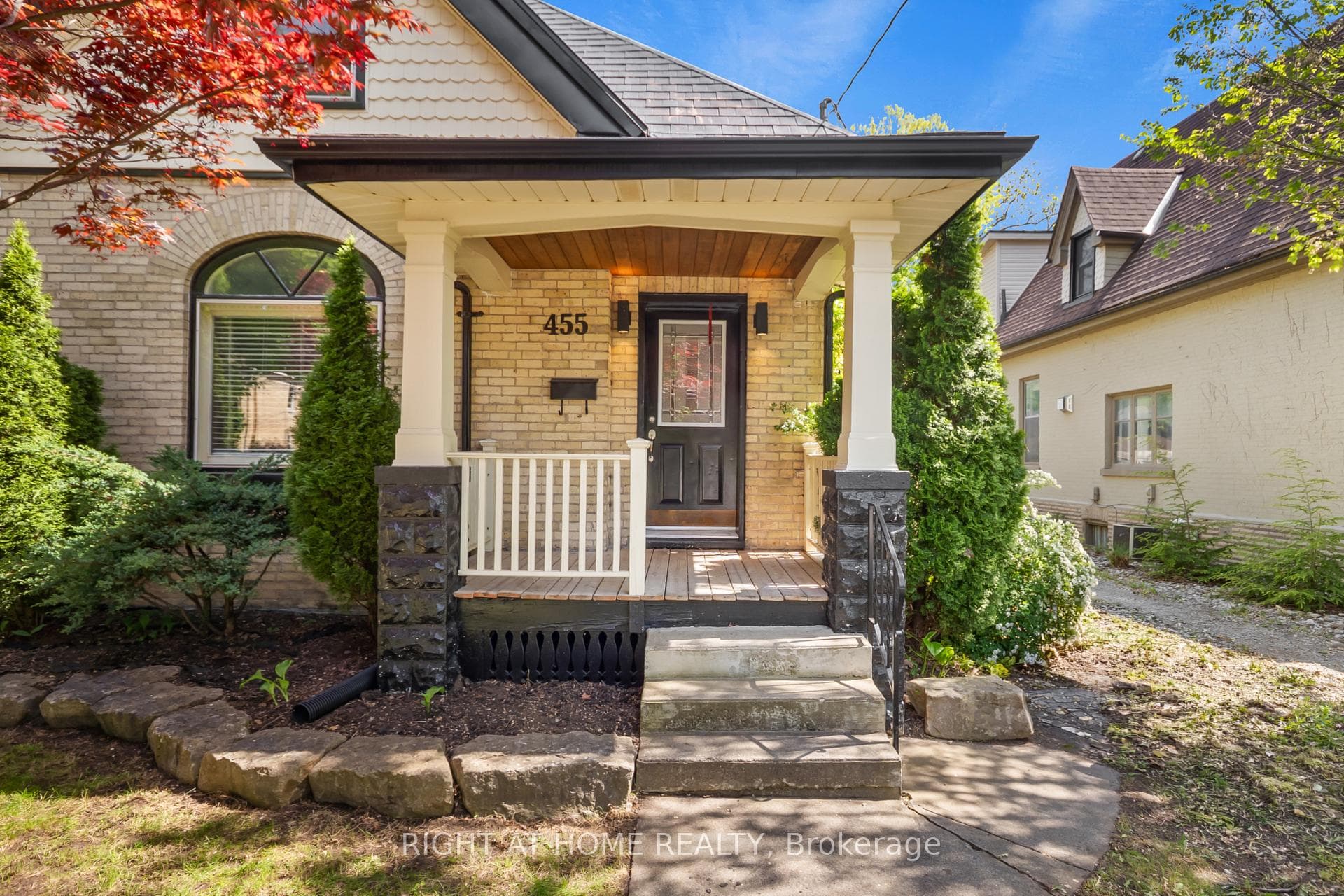 455 St James Street photo 3