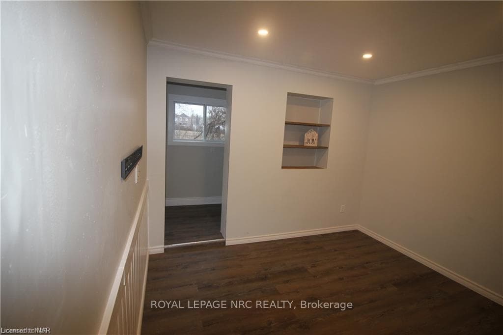 4463 SIXTH Avenue photo 10