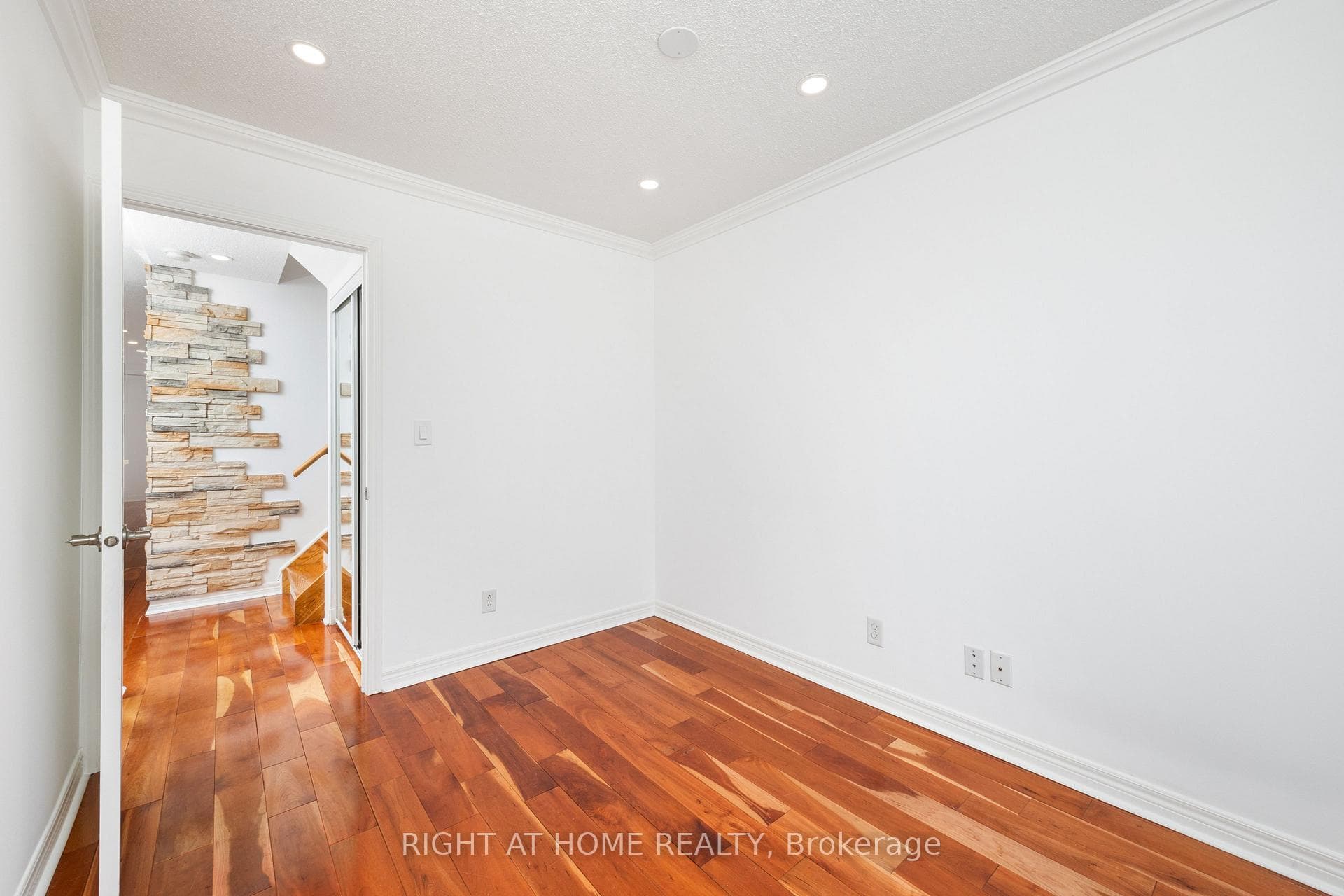 45 Cedarcroft Boulevard Unit 6 photo 15