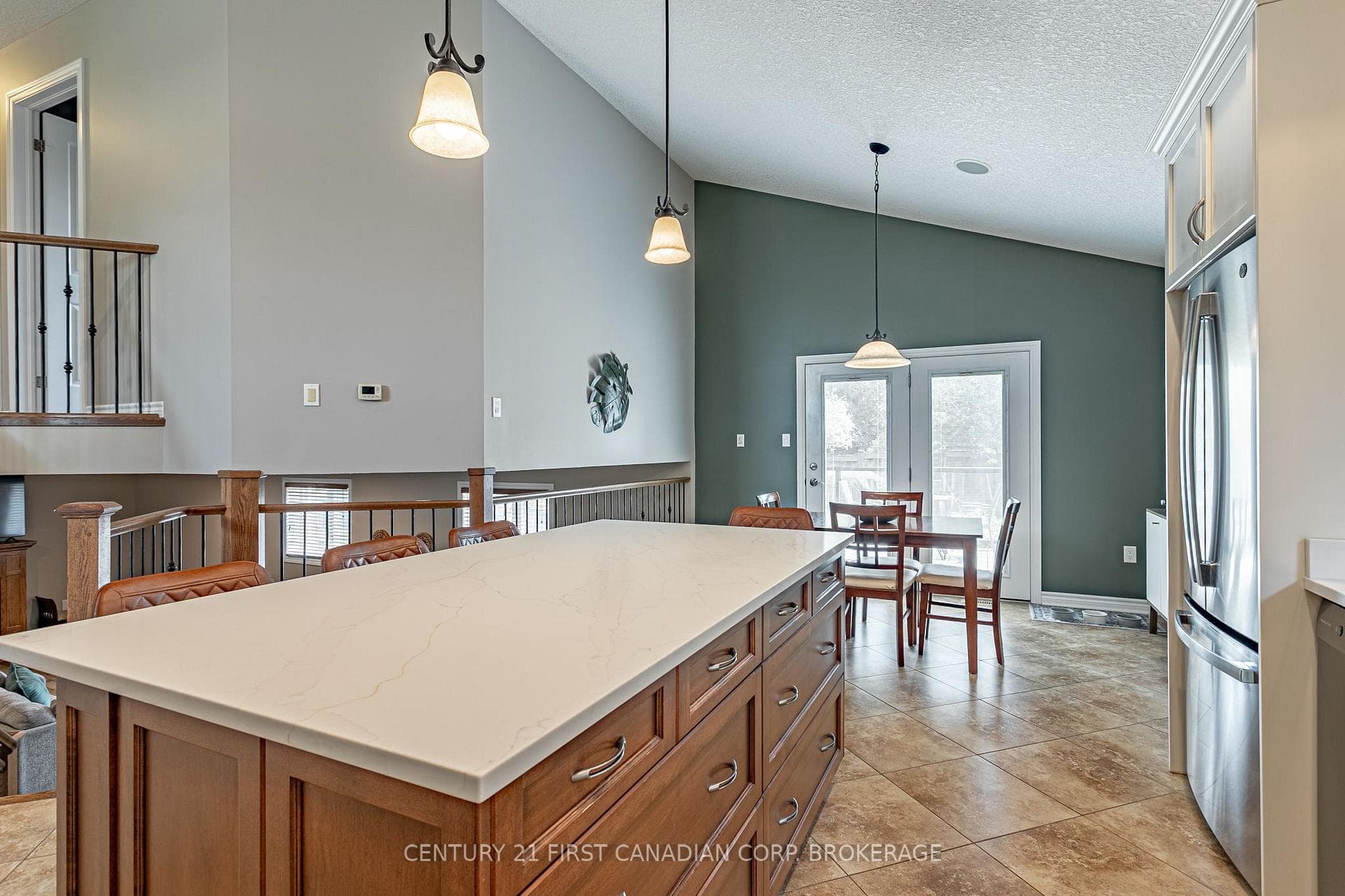 270 Boyd Boulevard photo 9