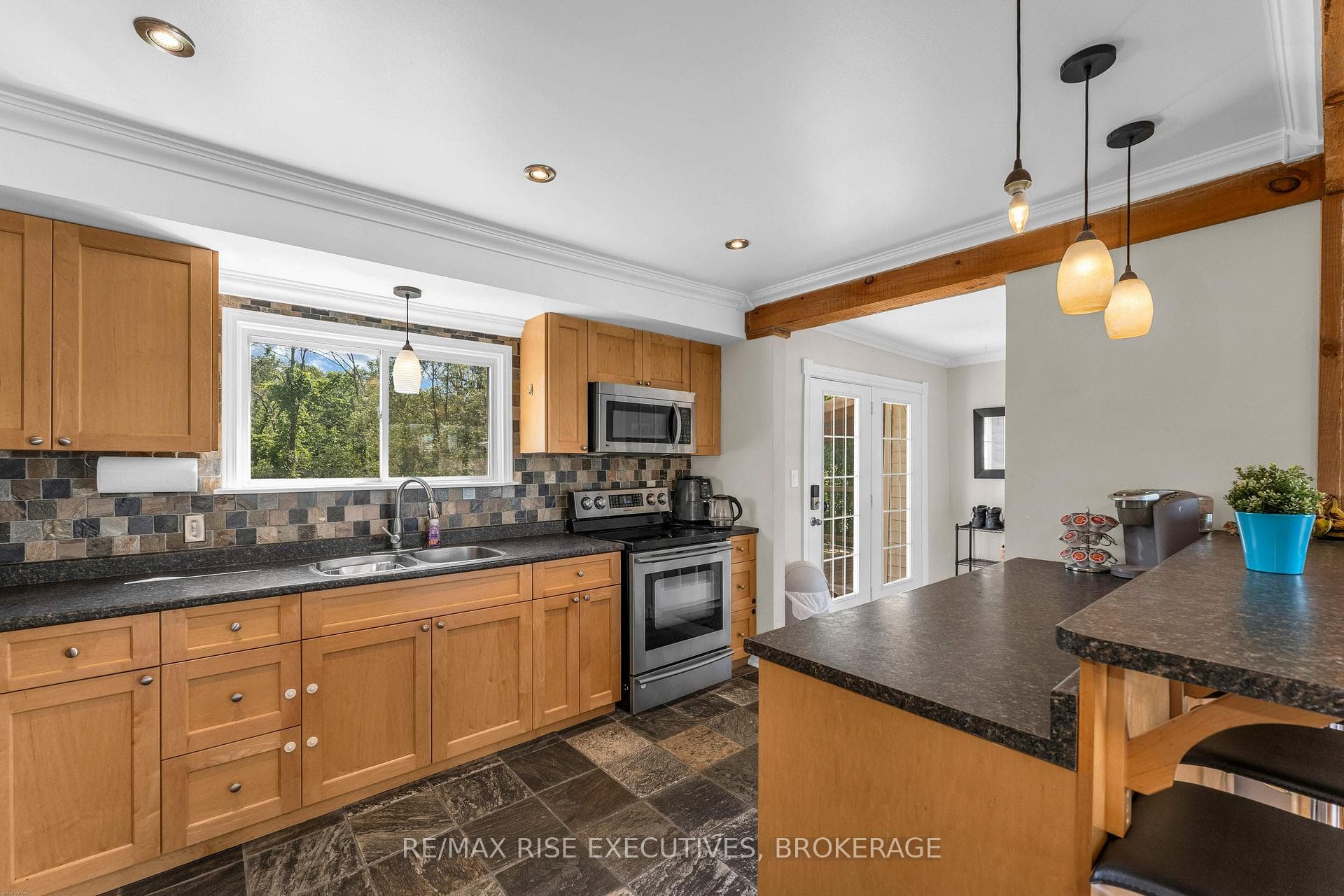 3519 Princess Street photo 9