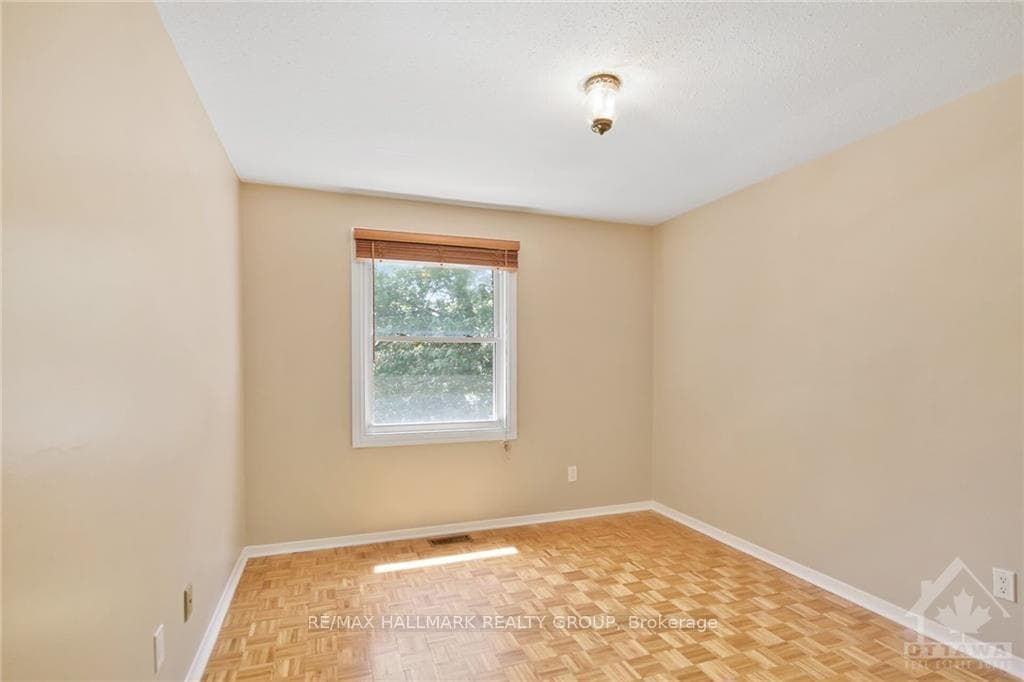 137 MCCLELLAN Road photo 16
