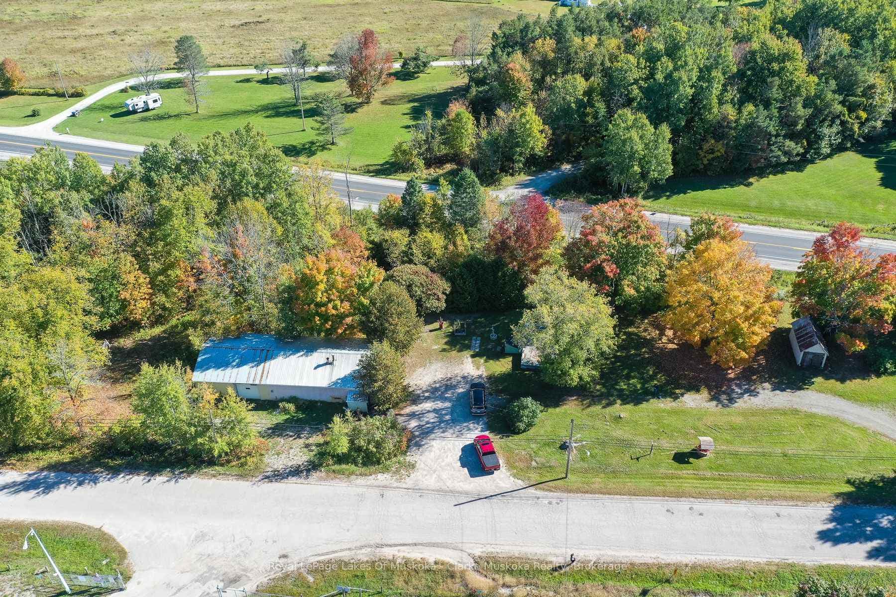 1085 R Nelson Road photo 2