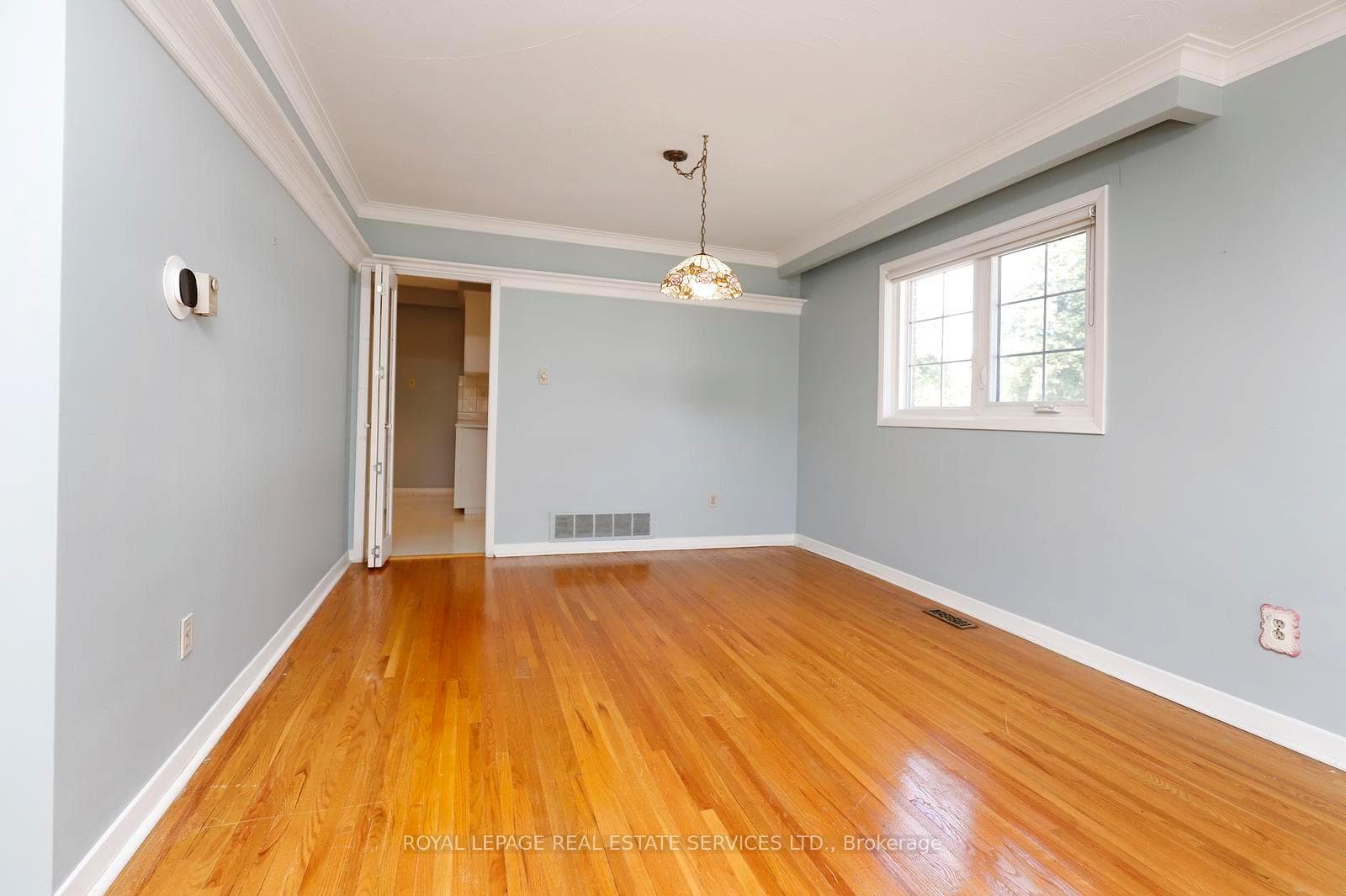 1492 Hillgrove Road photo 11