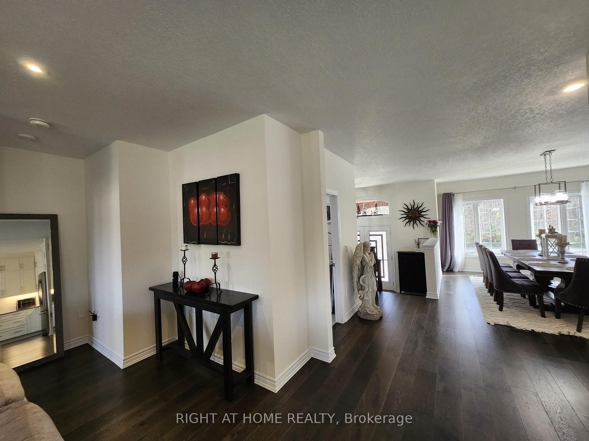 84 Diamond Valley Drive photo 9