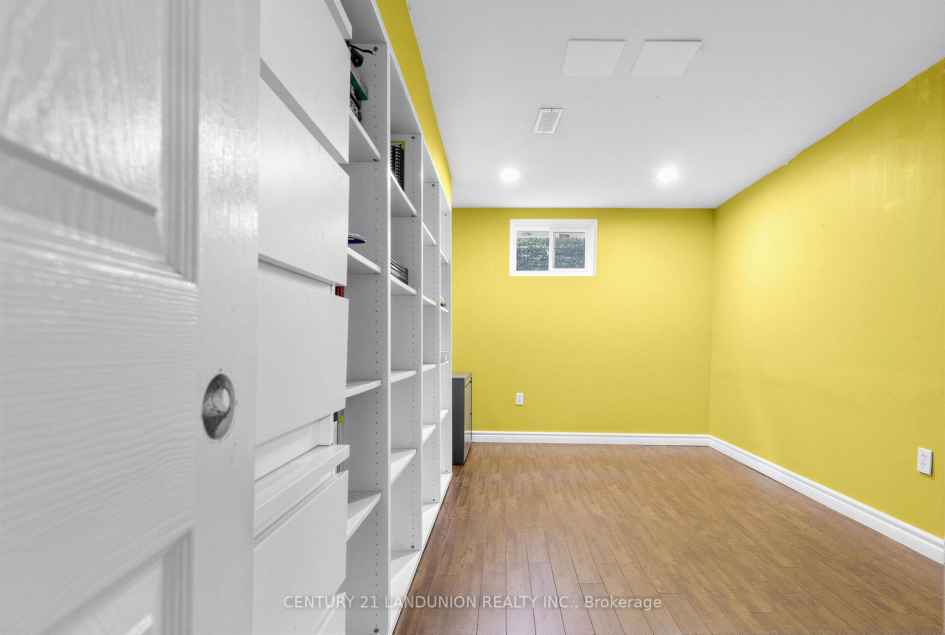 180 Willowbrook Road photo 40
