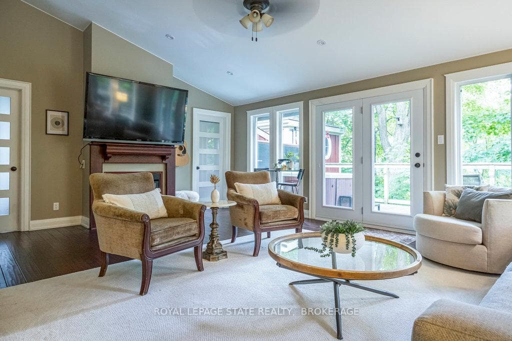 115 GIBSON Street photo 21