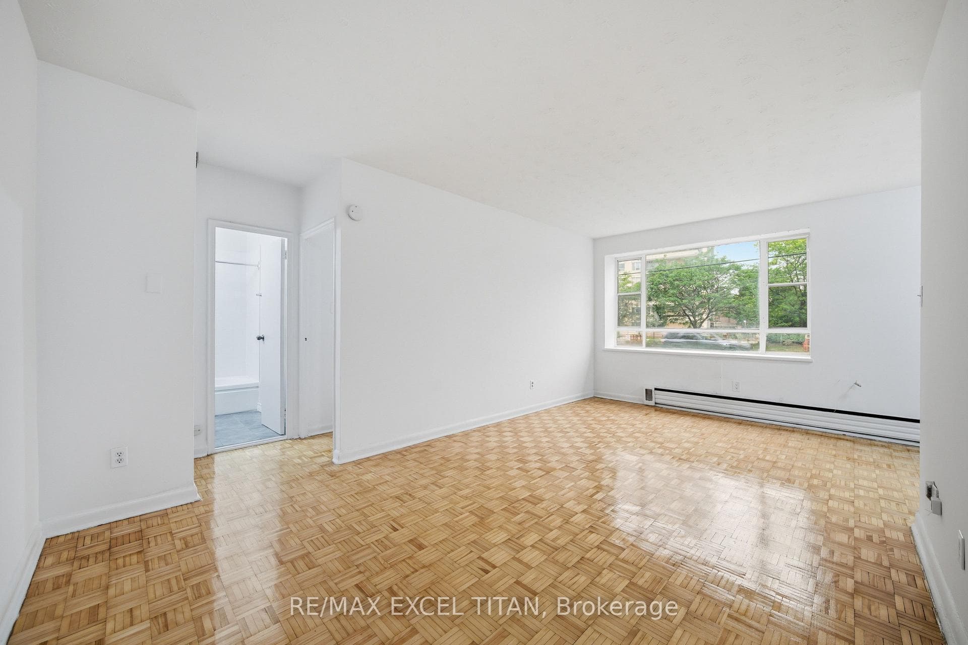 2895 Bathurst Street Unit 111 photo 6