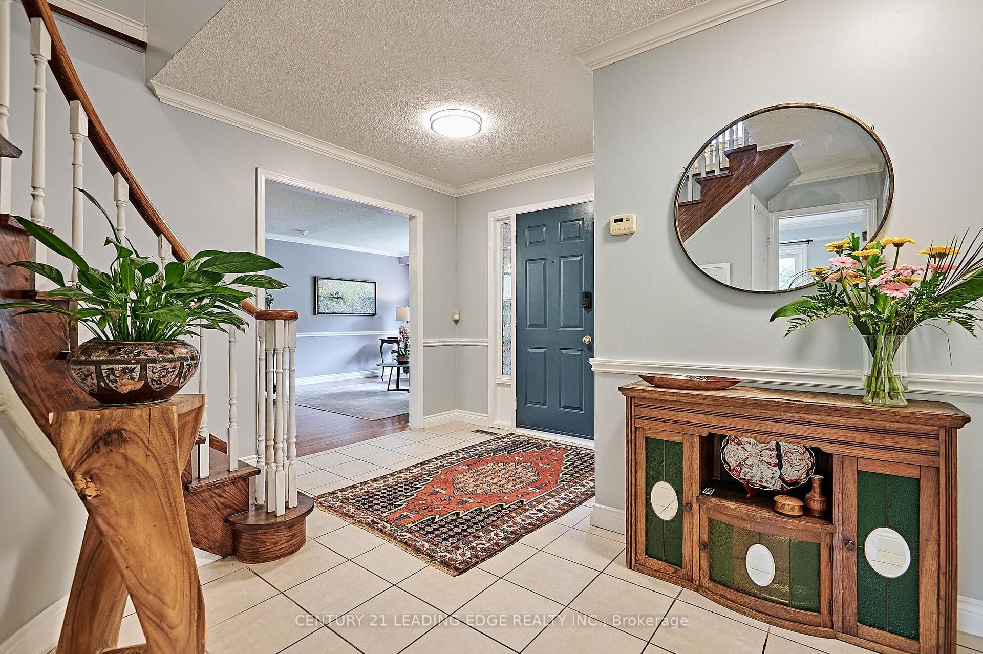 Spacious Foyer
