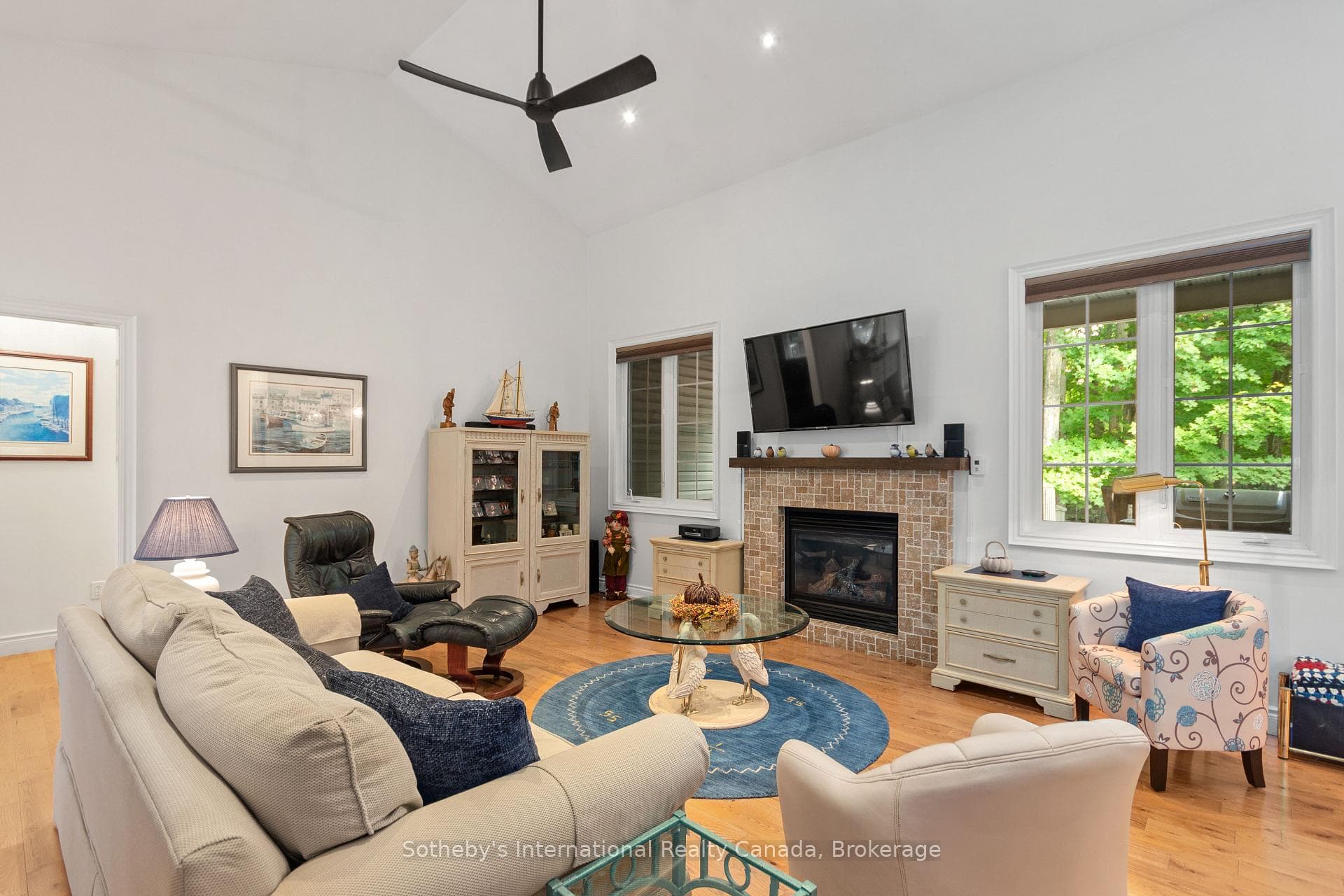 156 Moreau Parkway photo 7