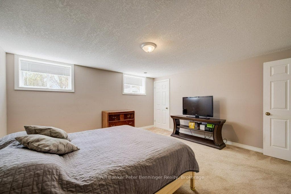Lower bedroom