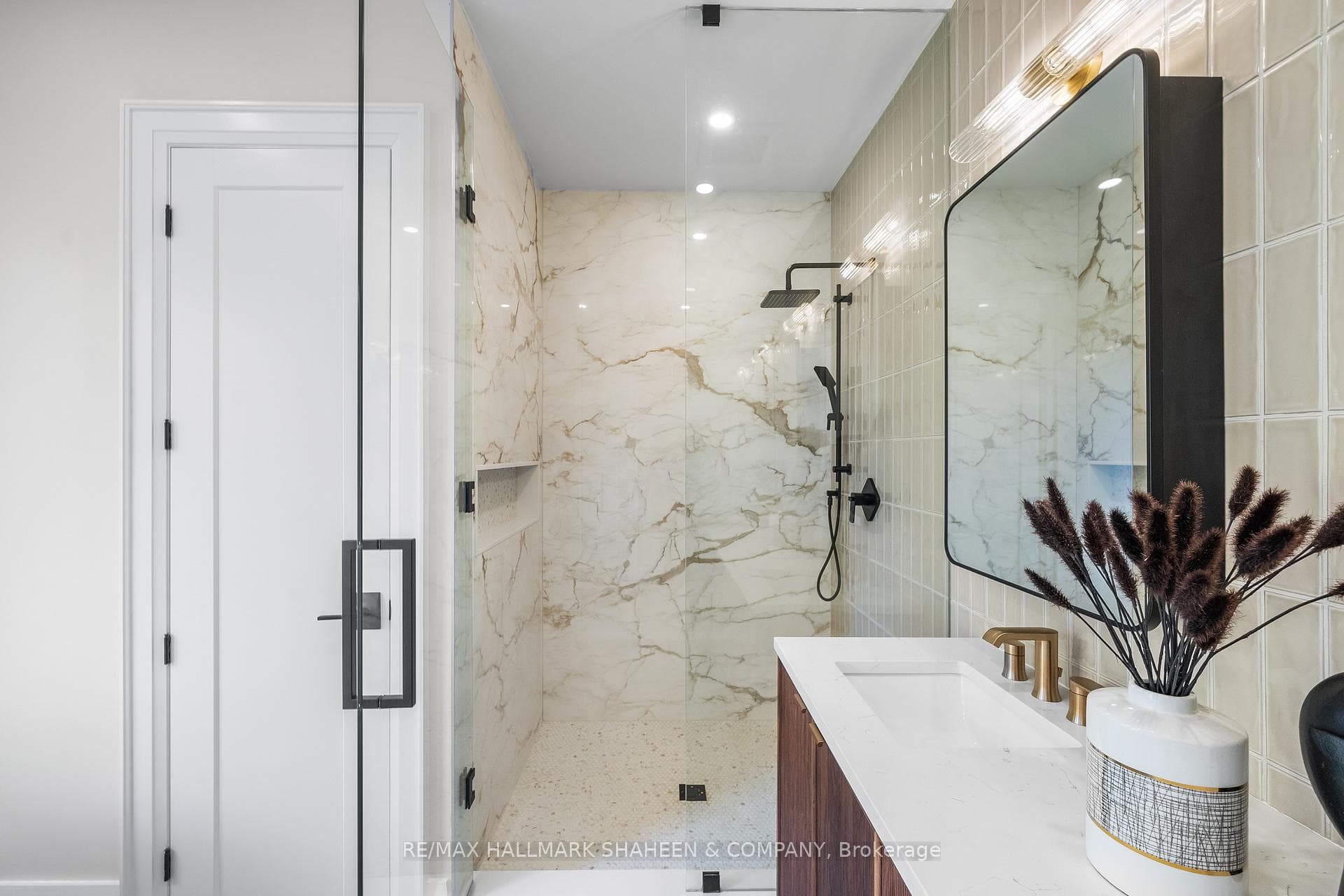 66 Parkhurst Boulevard photo 29