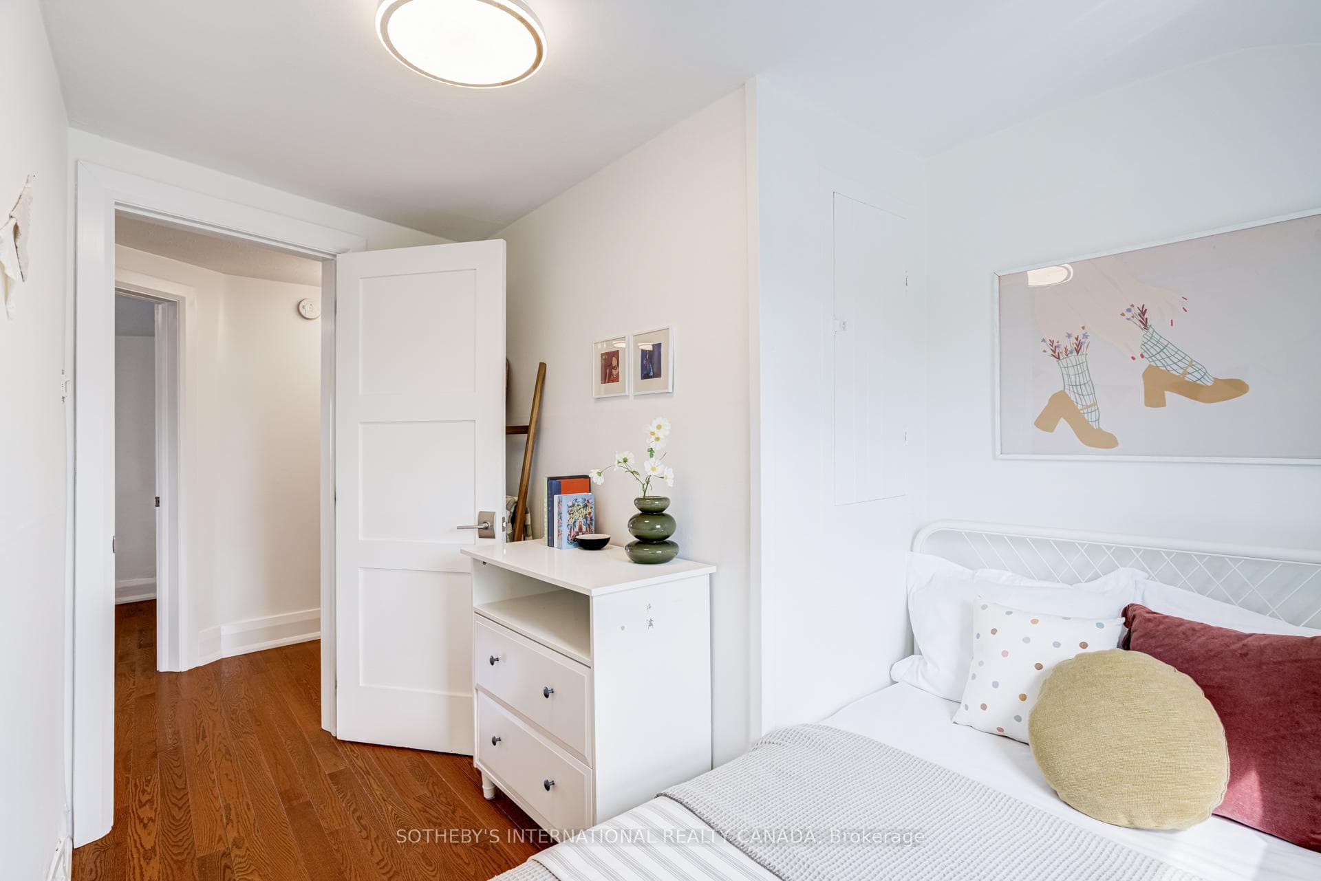 712 Willard Avenue photo 25