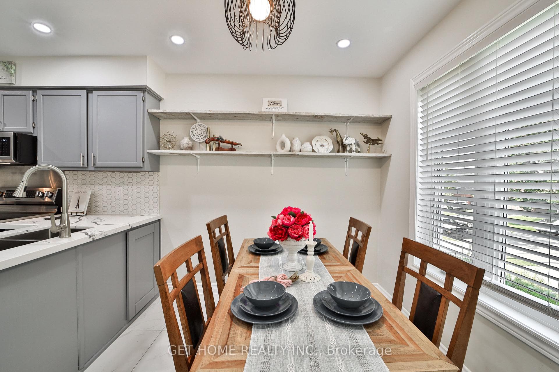 49 Mccrimmon Crescent photo 14