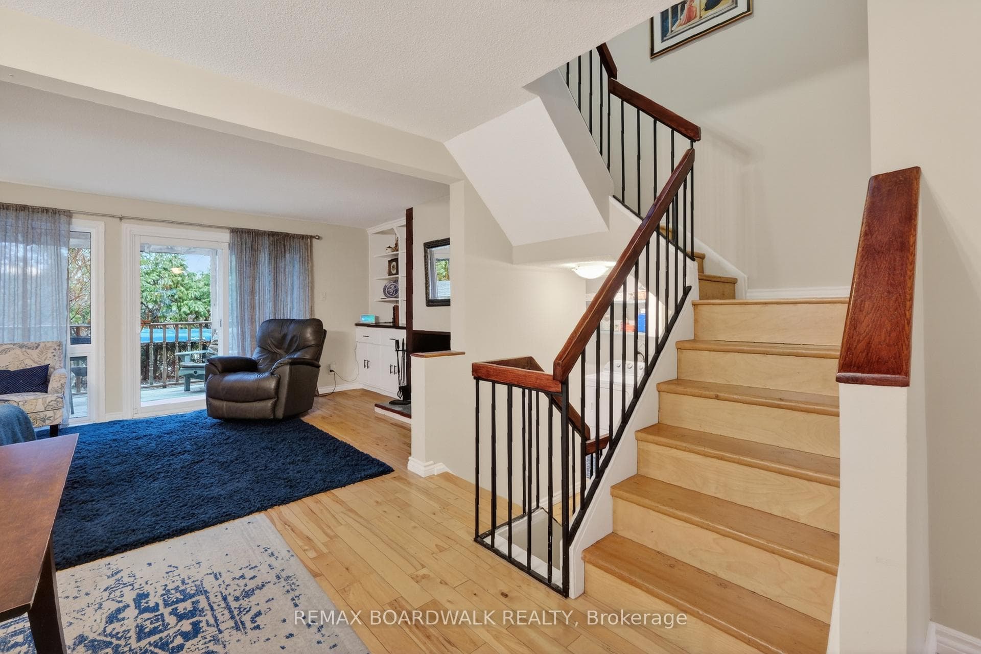7925 Jeanne D'arc Boulevard photo 15