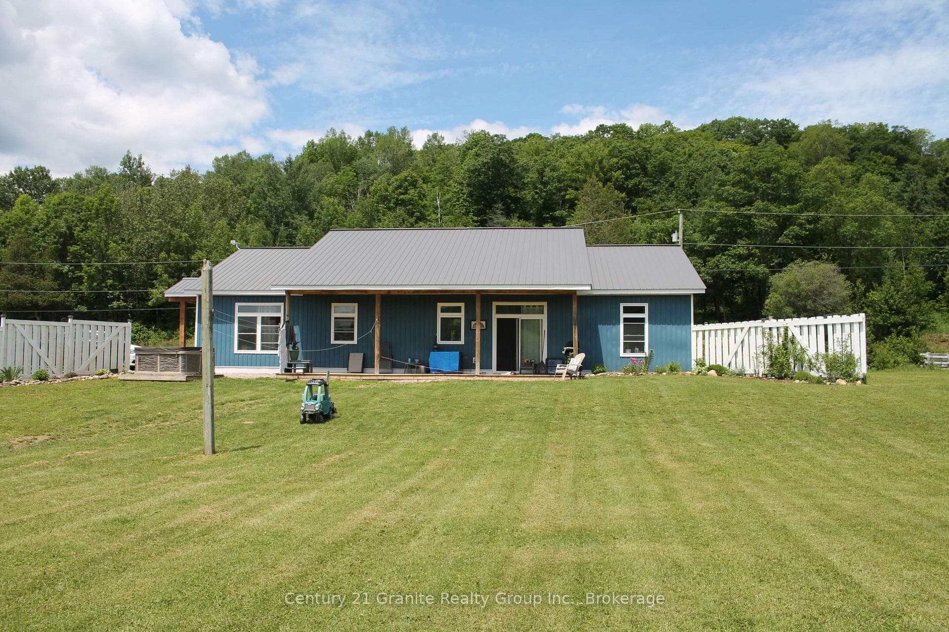 704 Lakeview Road photo 37