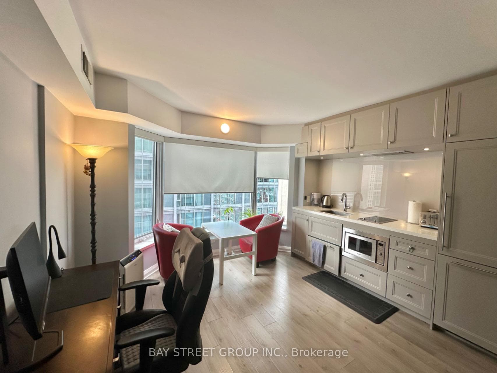 155 Yorkville Avenue Unit 1111 photo 2