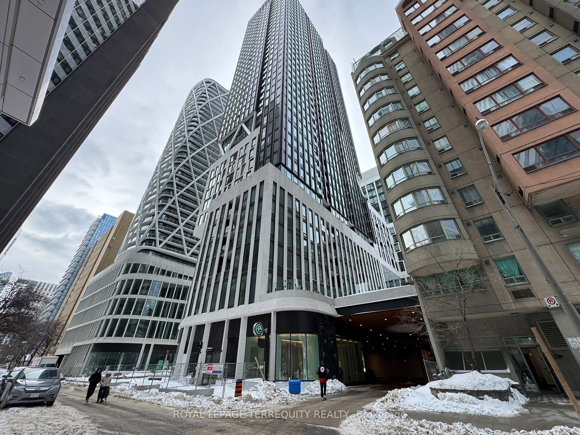 238 Simcoe Street Unit 2302 photo 1