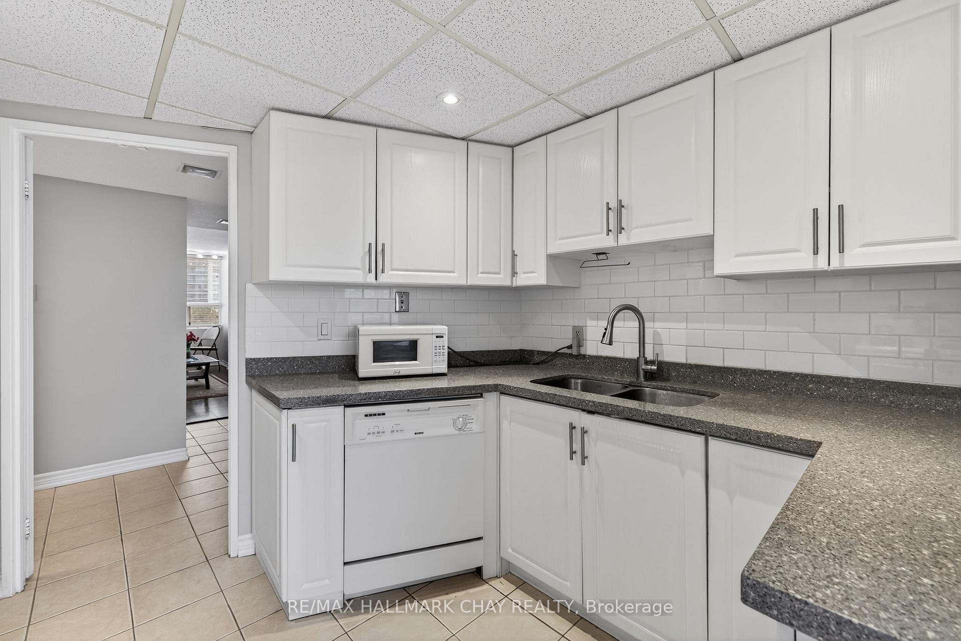 3650 Kaneff Crescent Unit 501 photo 12