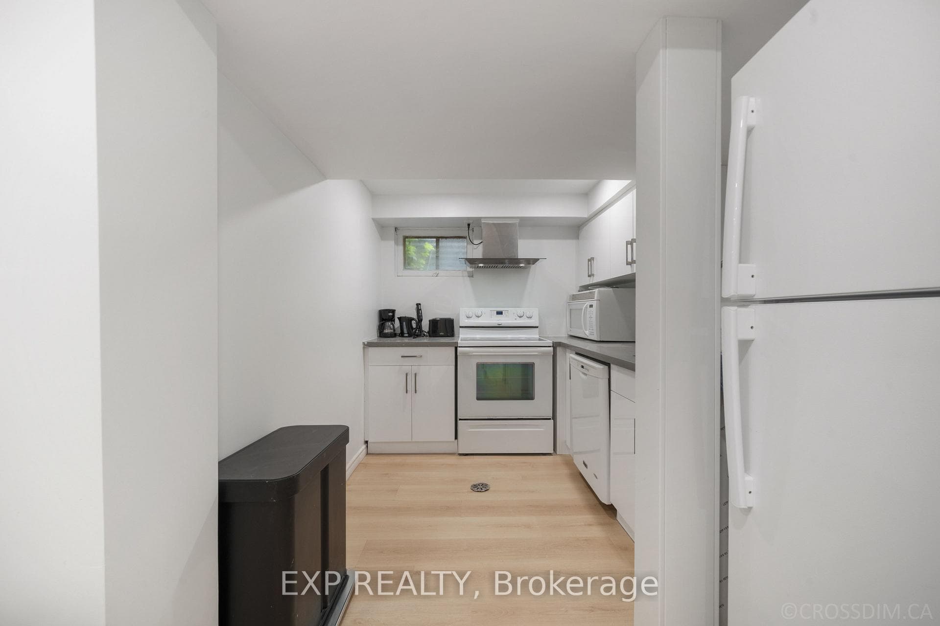 144 Snowshoe Crescent photo 32