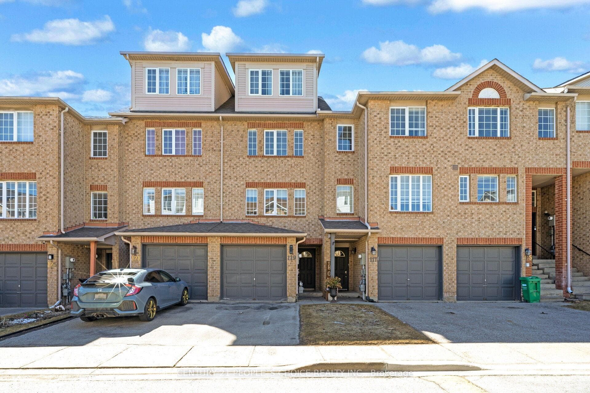 119 Spadina Road photo 1