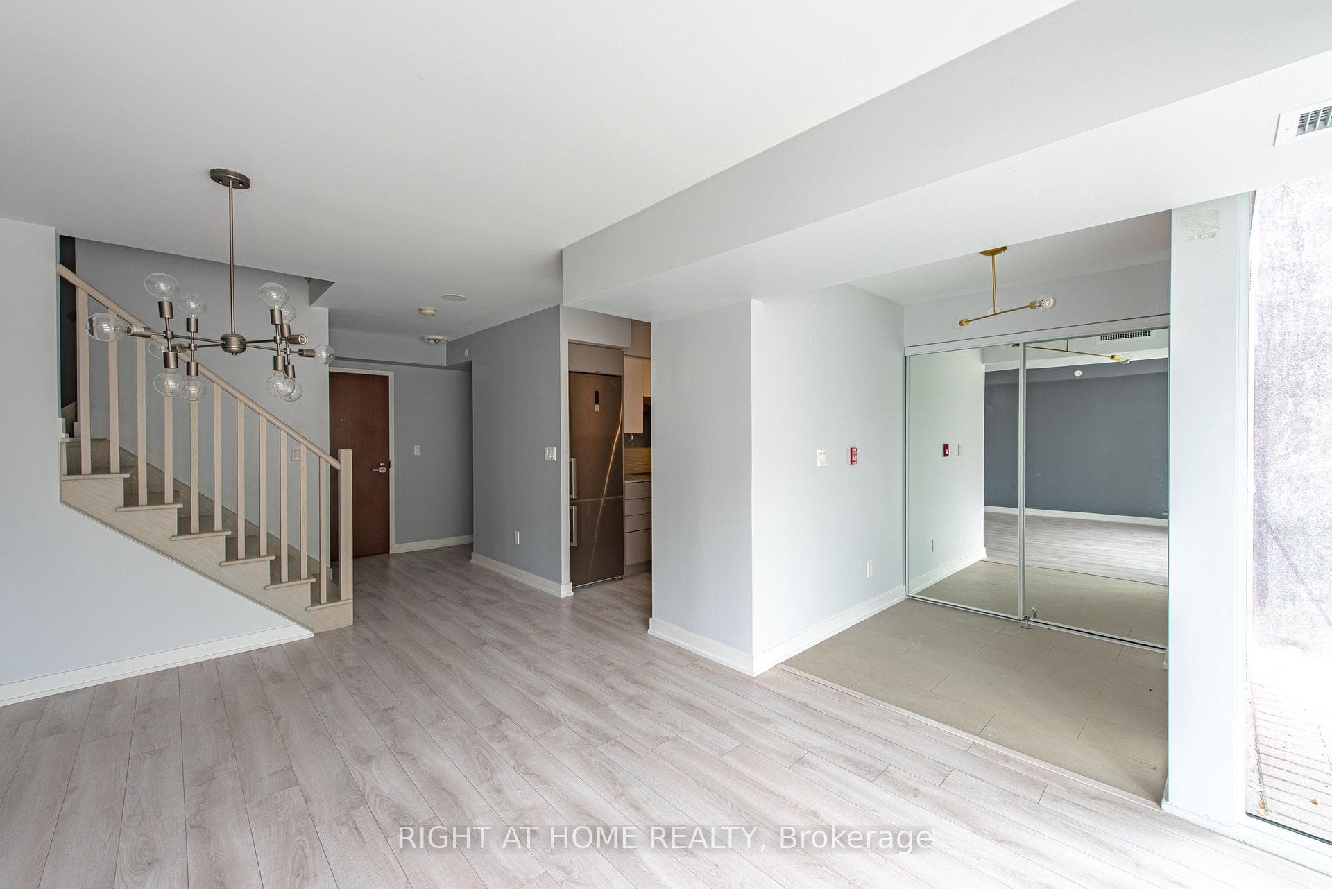 Spacious Foyer