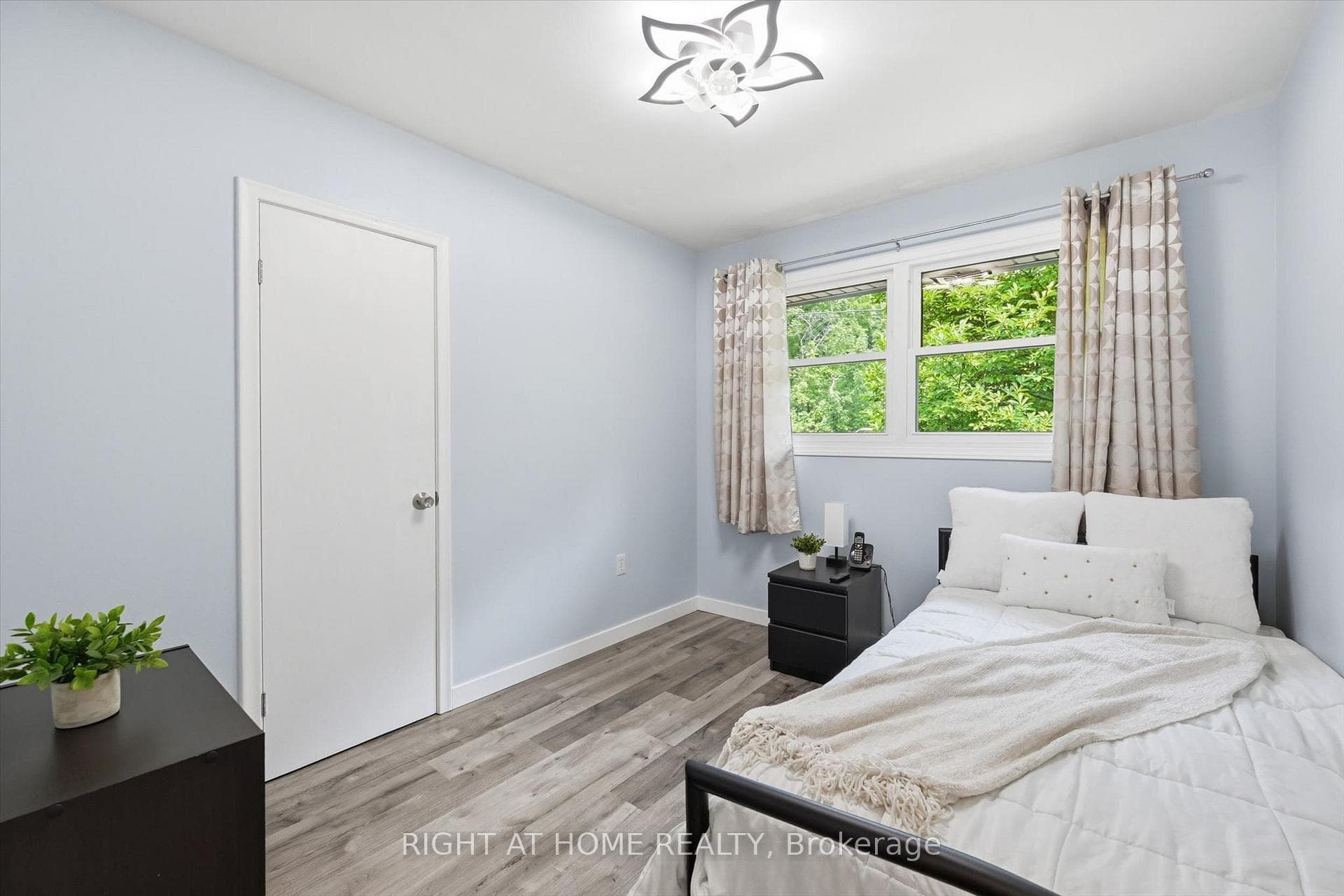 263 Weir's Lane photo 19