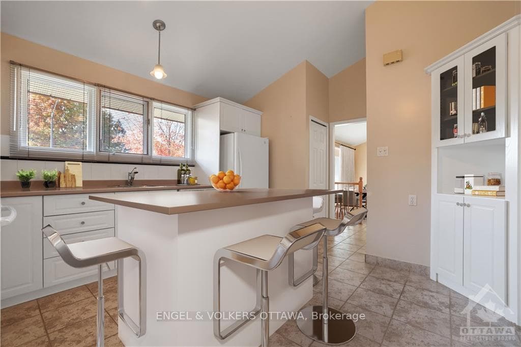 Photo is virtually staged. The rendering is to giv