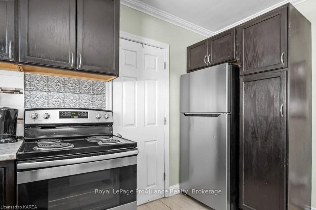 197 KINGSCOURT Avenue photo 15