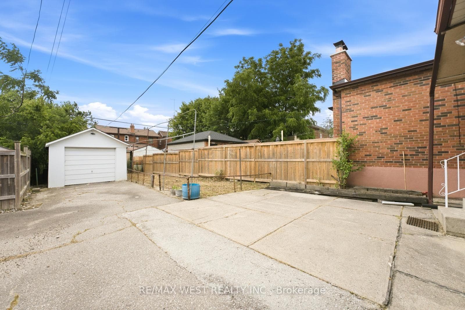 280 Westmount Avenue photo 46