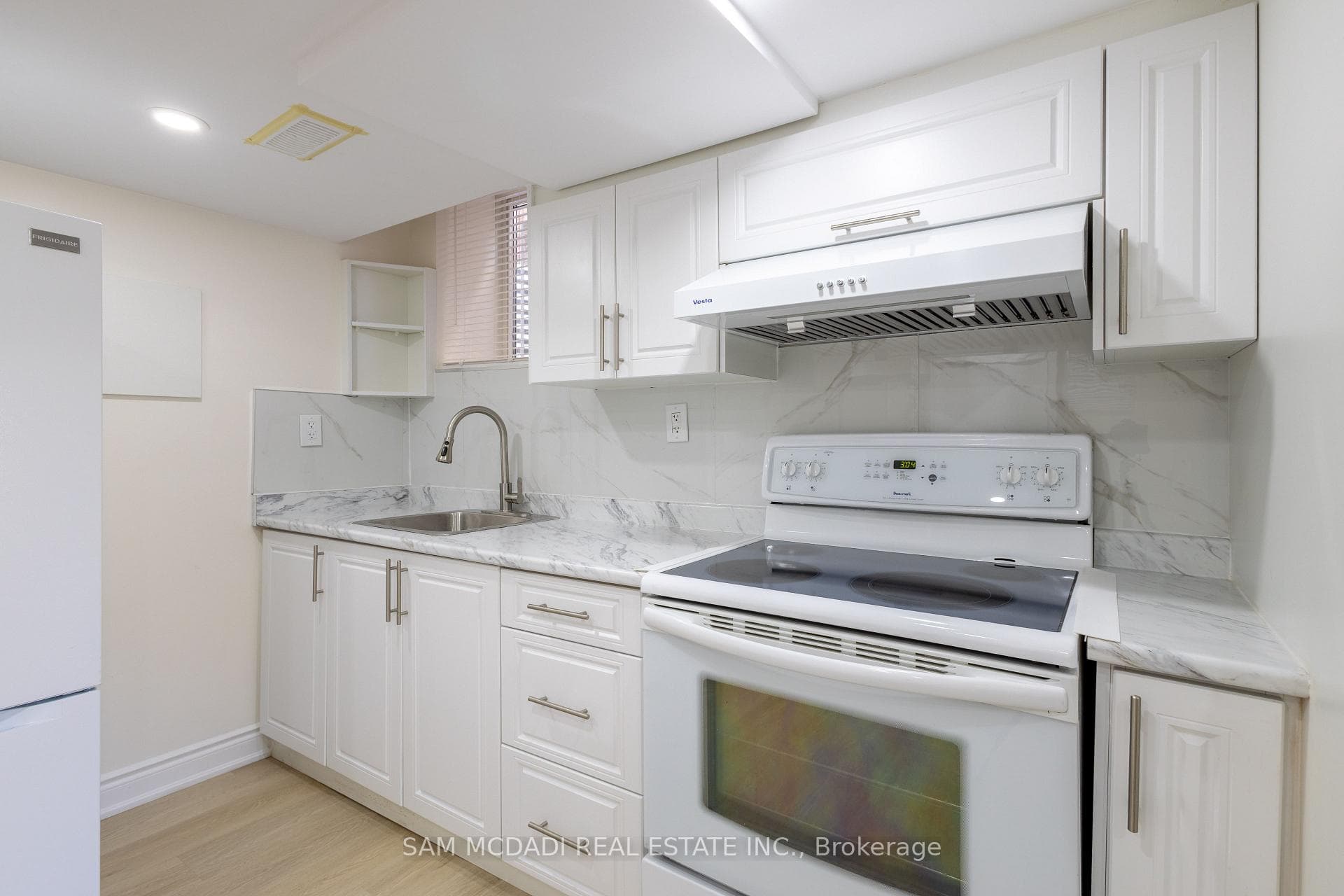 45 Springhurst Avenue Unit Bsmt photo 7